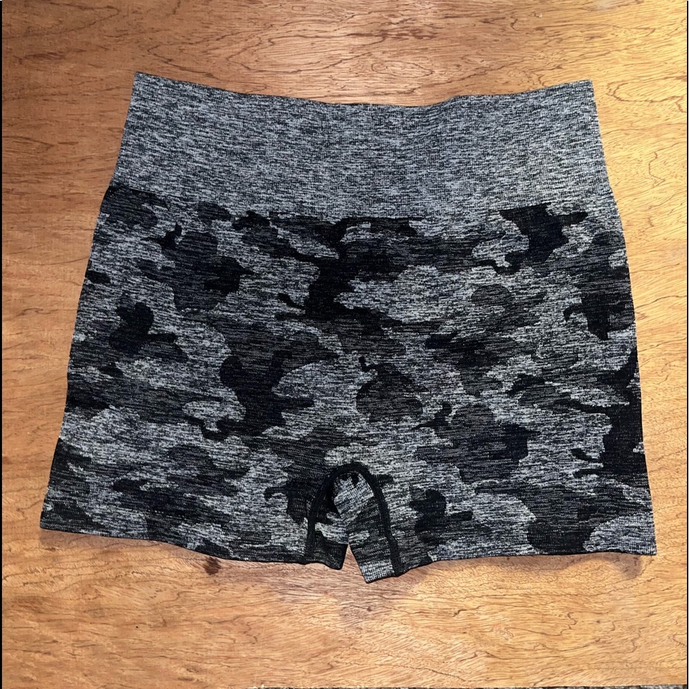 Camo scrunch butt shorts